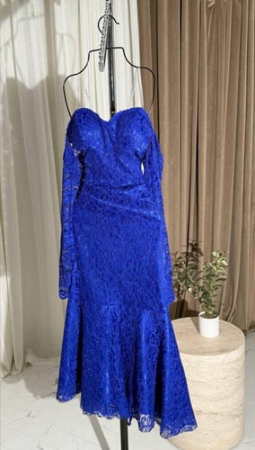 فستان دانتيل كم طويل