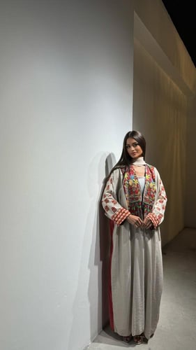 عباية ملونة