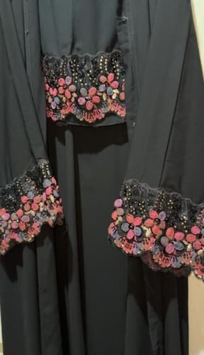 عباية نجيبه بلون عودي