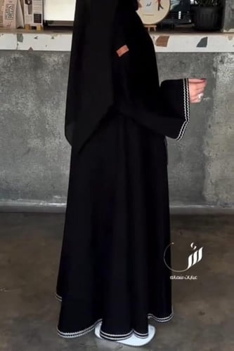 عبايه خط ابيض