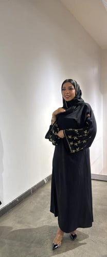 عبايات سوداء شيك-ملك