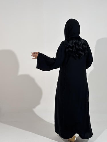 عباية خرز اسود