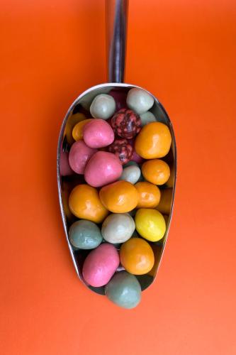 فروله مغطى بالشوكولاته مشكل ١٠٠جرام