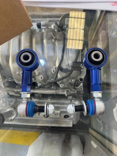 طقم مسامير توازن امامي رياضية لاندكروزر + لكزس 570...