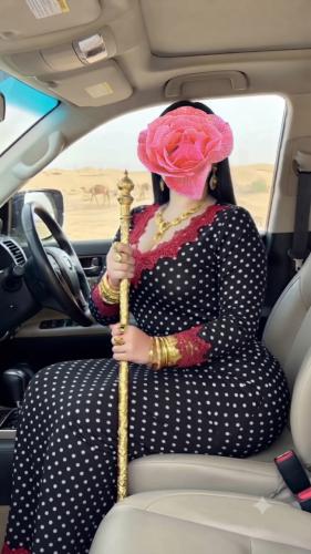 جلابيه منقط مع كلفه
