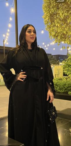 عبايه كلوش مستقبل مع كلفه دانتيل و آزارير