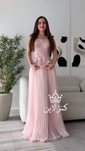 فستان سهرة كسرات من الشيفون والترتر الوردي