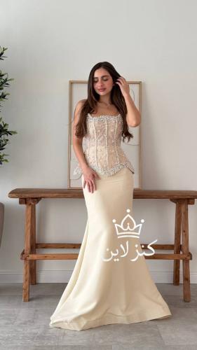 فستان سهرة سكري ماسك مع جزء علوي مزين الخرز