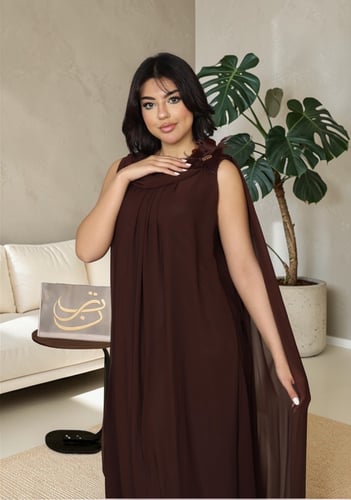 فستان طويل شيفون جورجيت بكاب متصل بني