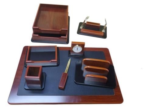 طقم مكتبي 8 قطع لون خشبي بدون لوحة اسم