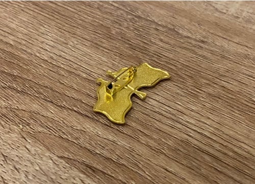 بروش علم السعودية ورؤية معدن مشبك ( عر ض 3.8سم ارت...