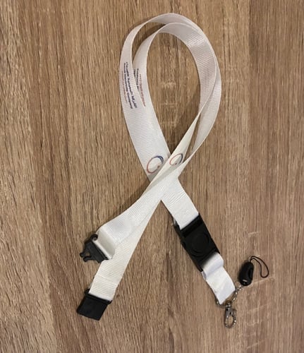 حبل بطاقة عمل لون أبيض