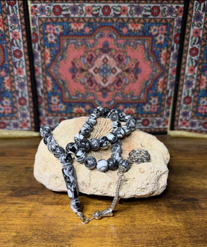 سبحة بكلايت اسود وابيض مموج