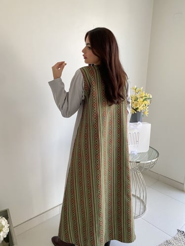 Dl12 عبايه شتويه جوخ وسدو ( TWO SIDES) اللون رمادي