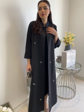 Dl15 عبايه تفته اسود مع بروش