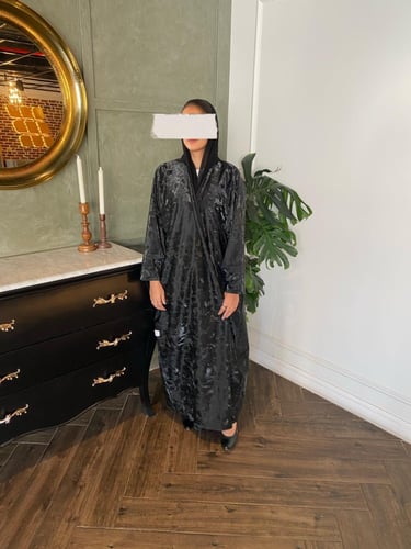 Dl10 عبايه جلد اسود