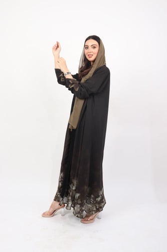 عباية بالوردة باللون زيتي