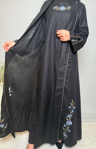 عباية سوداء مطرزه بالورد