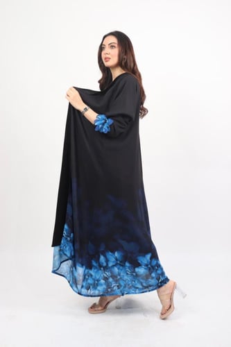 عباية بالوردة باللون ازرق