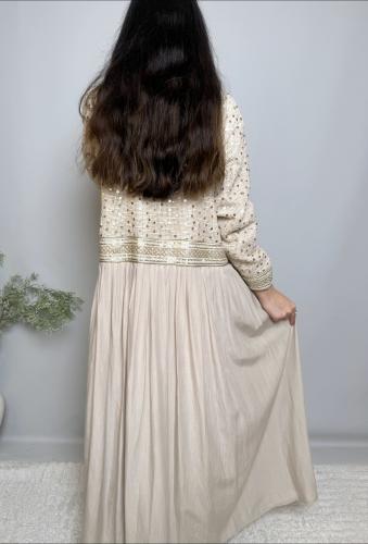 عباية رمضانيه باللون البيج