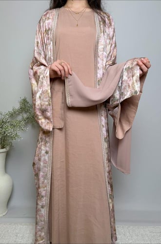 عباية الكيمونو اليابانيه باللون النود