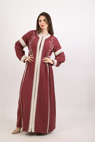 عباية دانتيل وزهور باللون البرغندي