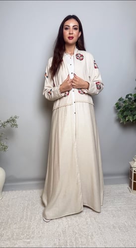 عباية لينن بيور مطرزة يدويًا