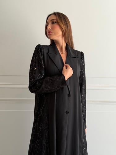 بليزر أنيق كريب تركي مع دانتيل مطرز - أسود