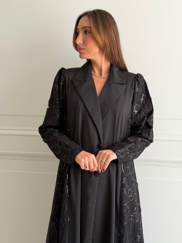 بليزر أنيق كريب تركي مع دانتيل مطرز - أسود