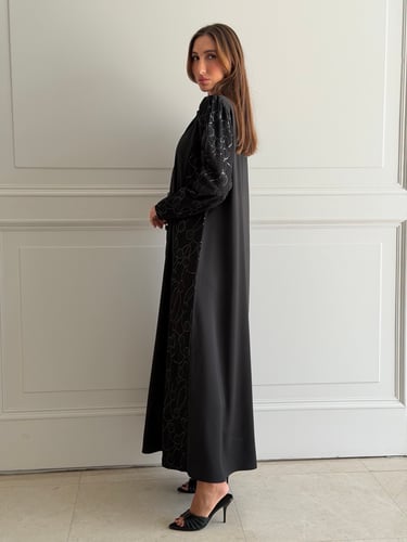 بليزر أنيق كريب تركي مع دانتيل مطرز - أسود