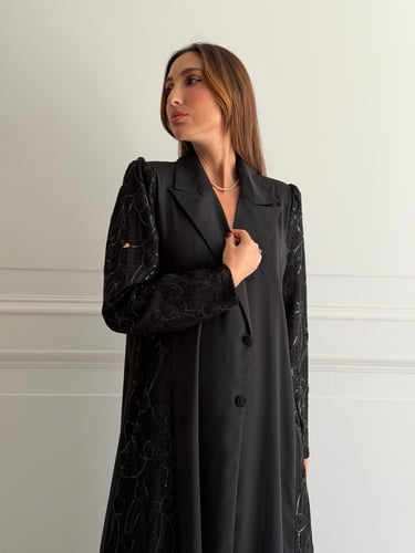 بليزر أنيق كريب تركي مع دانتيل مطرز - أسود