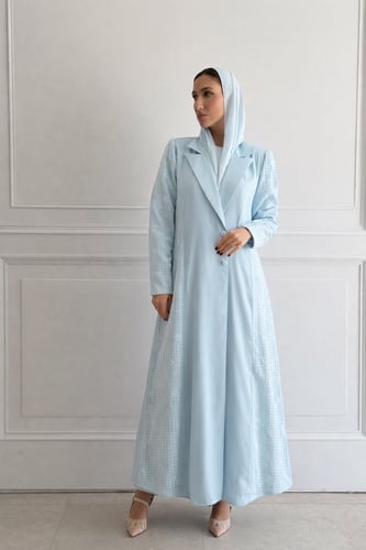 بليزر أنيق كريب تركي مع دانتيل مطرز – سماوي