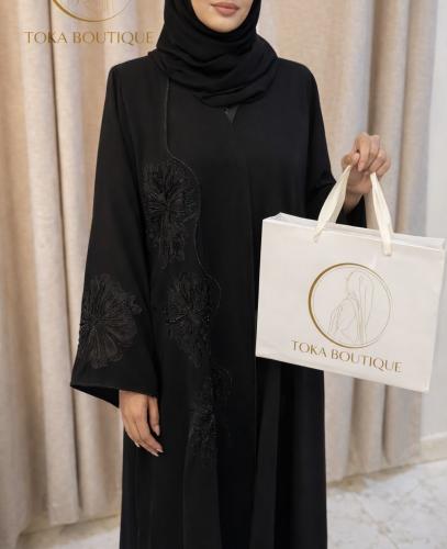 عبايه انيقه تطريز اسود ورد