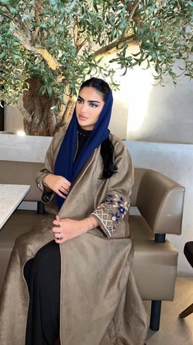 كريب تطريز بالخلف