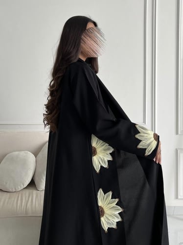 كريب تطريز بالجوانب