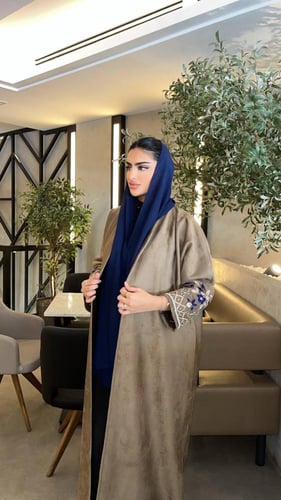 كريب تطريز بالخلف