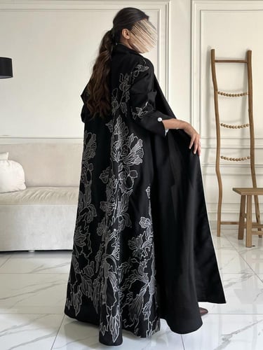 كريب تطريز بالخلف