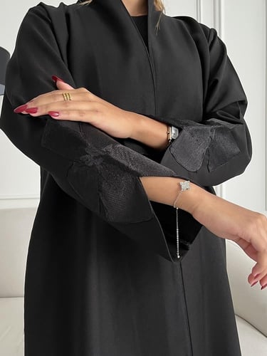 كريب تطريز بالخلف