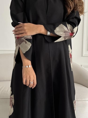 كريب تطريز بالجوانب