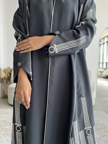 كريب تطريز بالجوانب