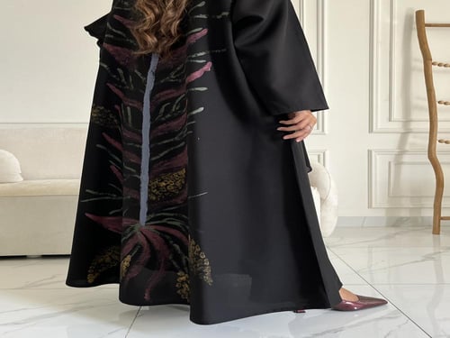 رسم يدوي من الخلف