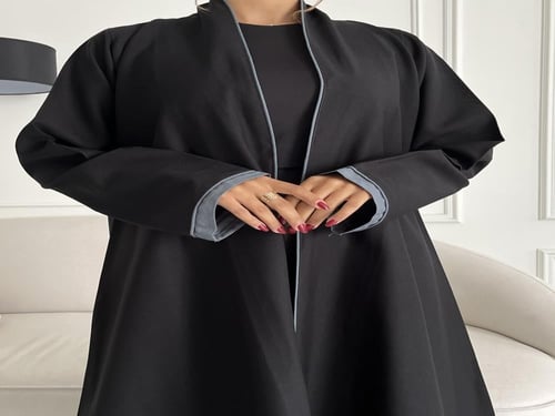 رسم يدوي بالخلف