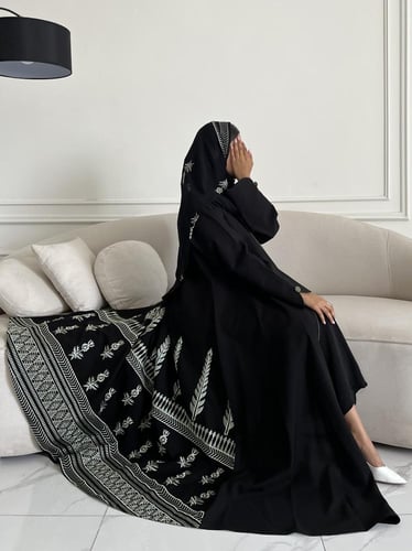 كريب تطريز بالخلف