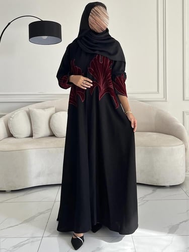 كريب بتطريز مخمل