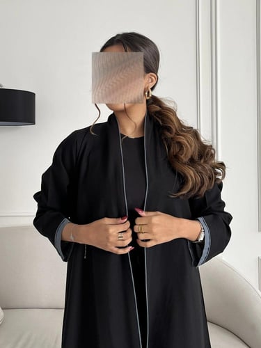 رسم يدوي بالخلف