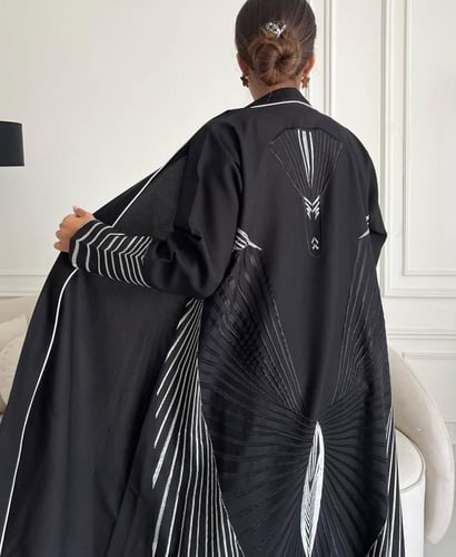 كريب تطريز بالخلف