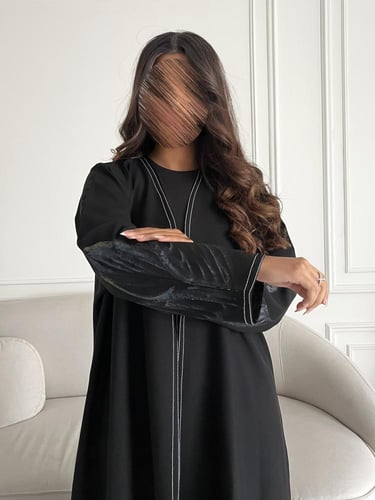 رسم يدوي بالخلف