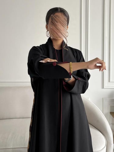 كريب تطريز بالخلف