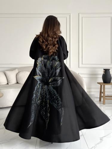 رسم يدوي بالخلف