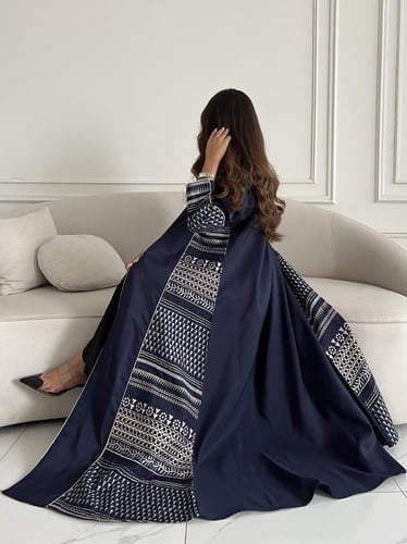 كريب تطريز بالجوانب